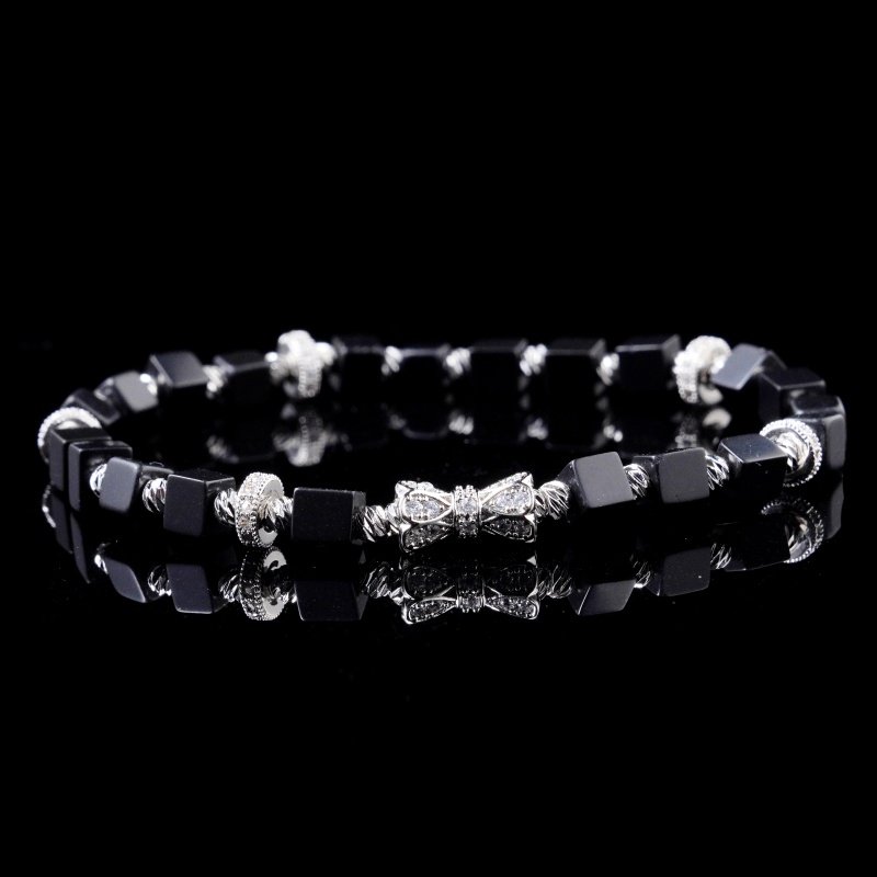 Groxiara Black Agate Cube Bracelet – Silver Bow Accent & Elegant Energy  – For Courage & Grounding