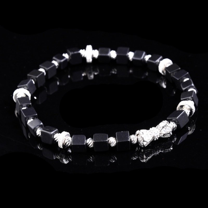 Groxiara Black Agate Cube Bracelet – Silver Bow Accent & Elegant Energy  – For Courage & Grounding