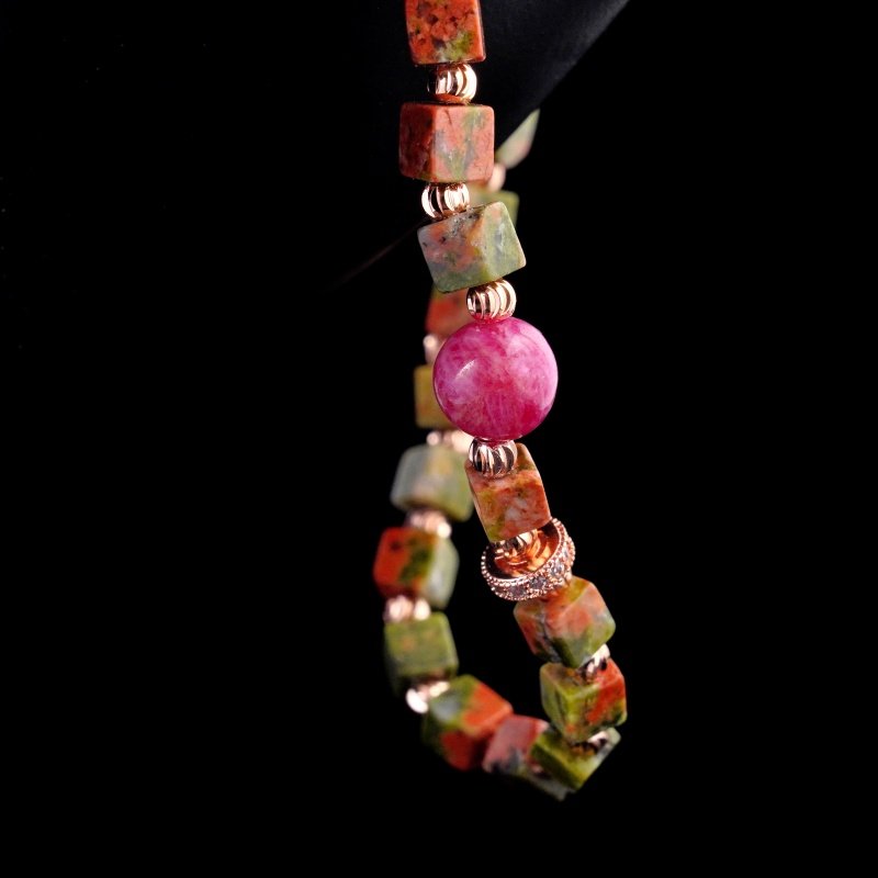 Groxiara Green  Aventurine & Strawberry Quartz Bracelet – For Love, Growth & Emotional Balance