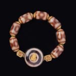 Sacred Agate Totem Bracelet – Golden Deity Seal & Tibetan Protection