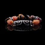 Tibetan Dzi Bead & Agate Skull Bracelet – Protection, Power & Spiritual Clarity