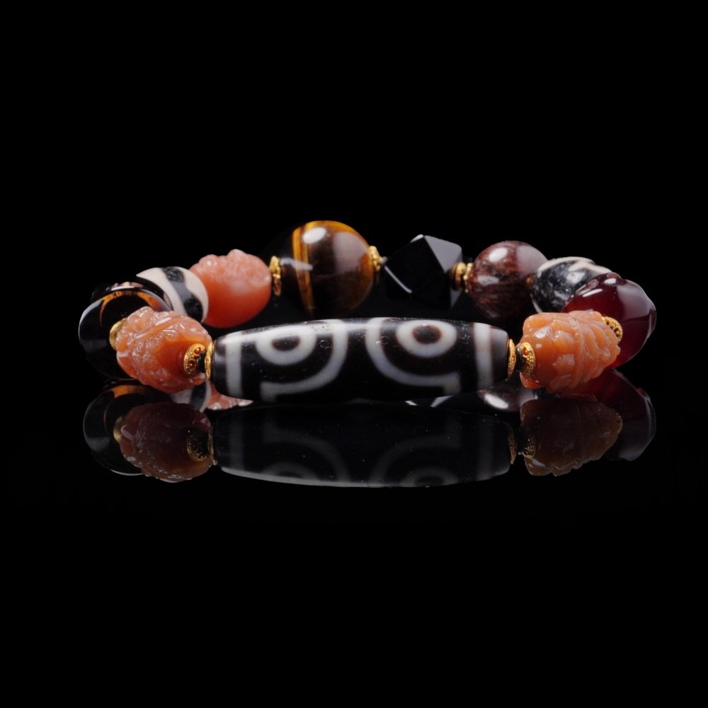 Tibetan Dzi Bead & Agate Skull Bracelet – Protection, Power & Spiritual Clarity