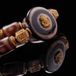 Sacred Agate Totem Bracelet – Golden Deity Seal & Tibetan Protection