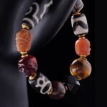 Tibetan Dzi Bead & Agate Skull Bracelet – Protection, Power & Spiritual Clarity