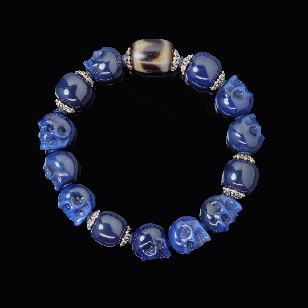 Blue Agate Skull & Black-White Dzi Bead Bracelet – Protection, Courage & Spiritual Awareness
