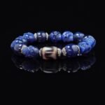 Blue Agate Skull & Black-White Dzi Bead Bracelet – Protection, Courage & Spiritual Awareness