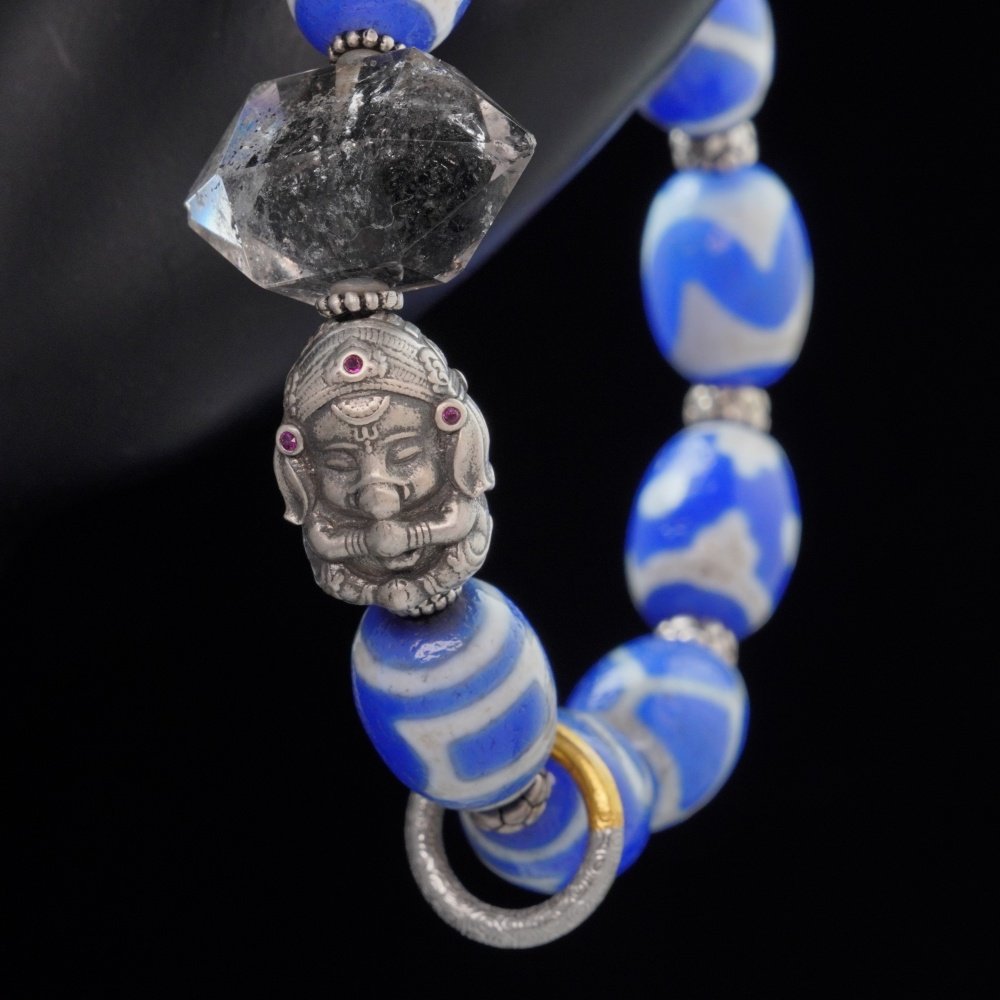 Blue Agate Dzi-Style Bracelet with Guardian Bead – Protection, Wisdom & Spiritual Power