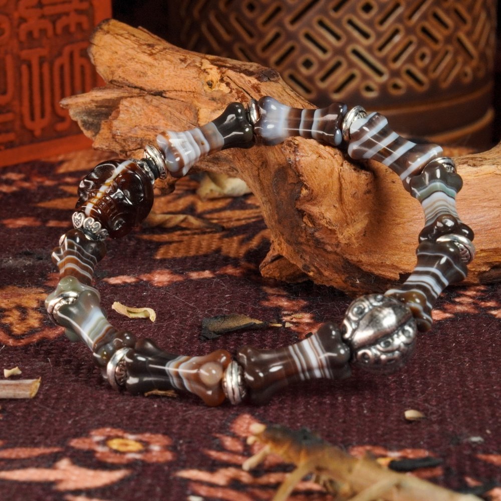 Banded Agate Skull & Bone Bracelet – Protection, Resilience & Grounding Energy